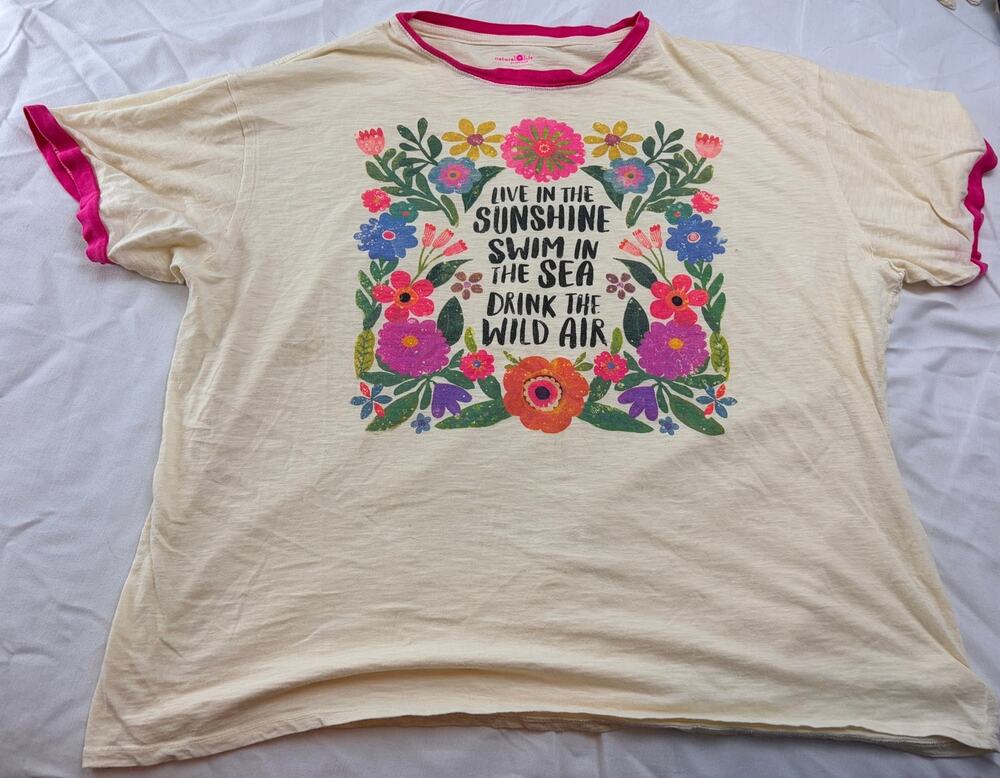 Natural Life Live in the Sunshine Swim in Sea Wild Air Boho Floral Tee L